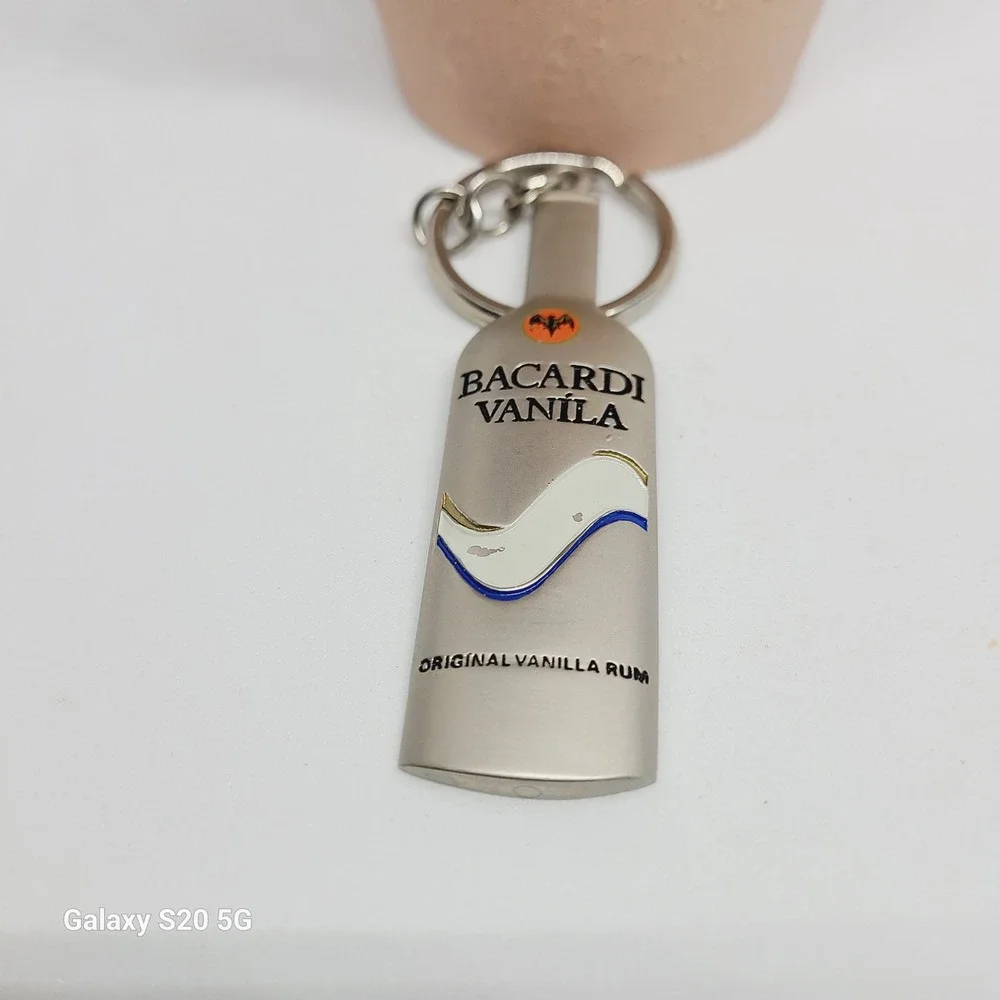 Bacardi Vanila Original Vanilla Rum Bottle Keychain‎ Men's Collectible Accessory